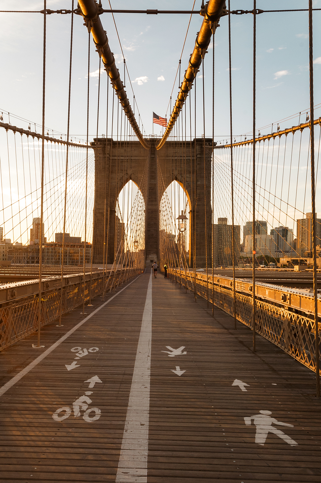 SUNRISE ON THE BROOKLYN BRIDGE - One Million Stops